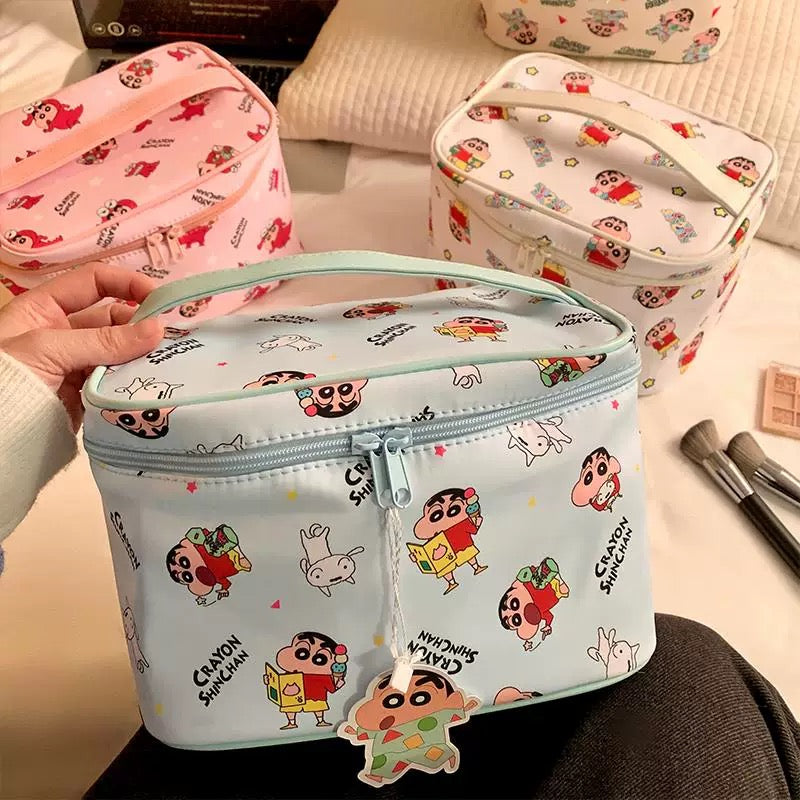 Crayon Shin-chan™ Travel Toiletry & Skincare Bag
Spacious, Multi-Compartment Organizer with Handle – Perfect for Travel & Daily Use