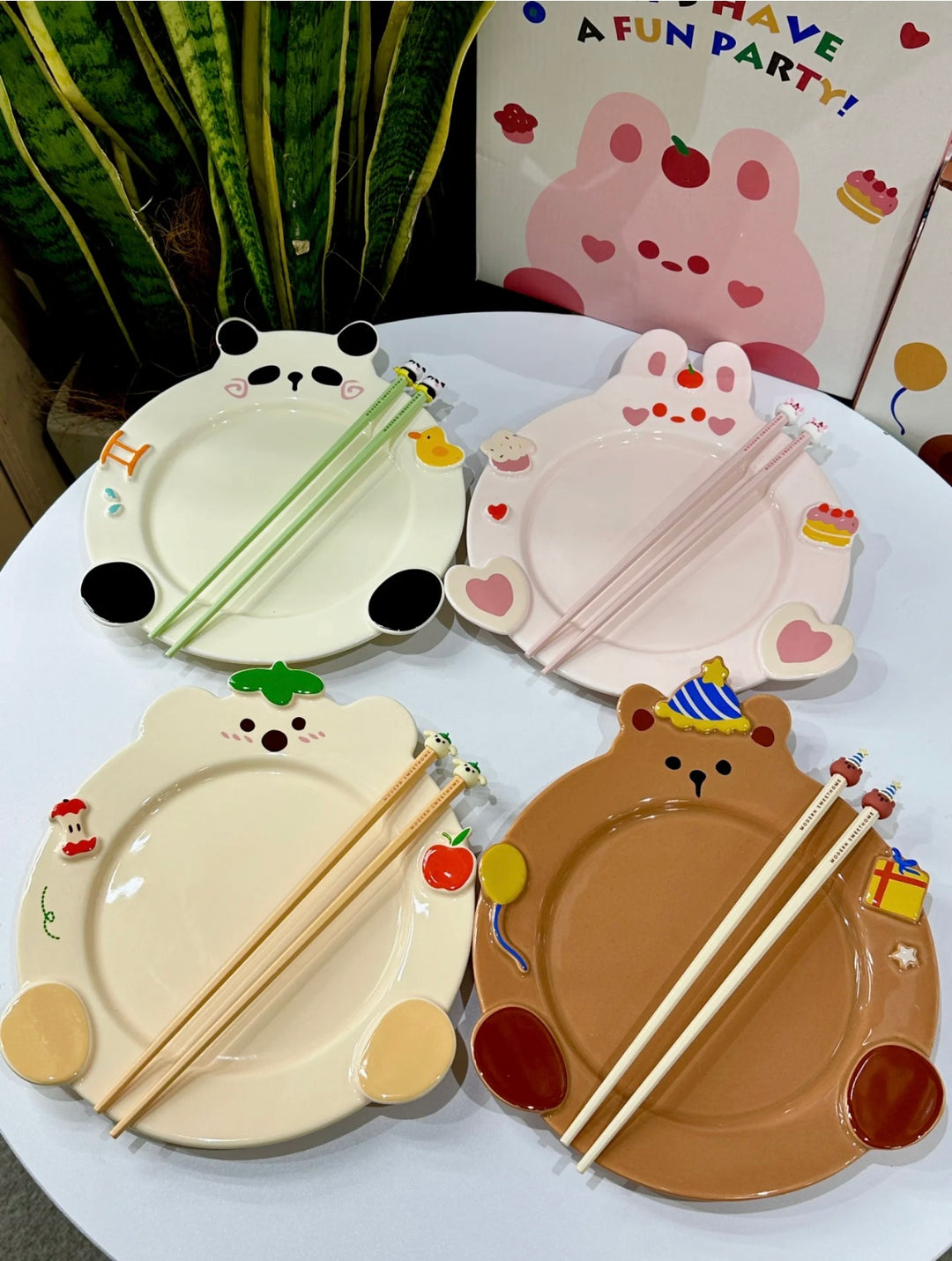 「Animal Party」Ceramic Dish Set Unique Dinnerware for Birthday, Ideal Gift