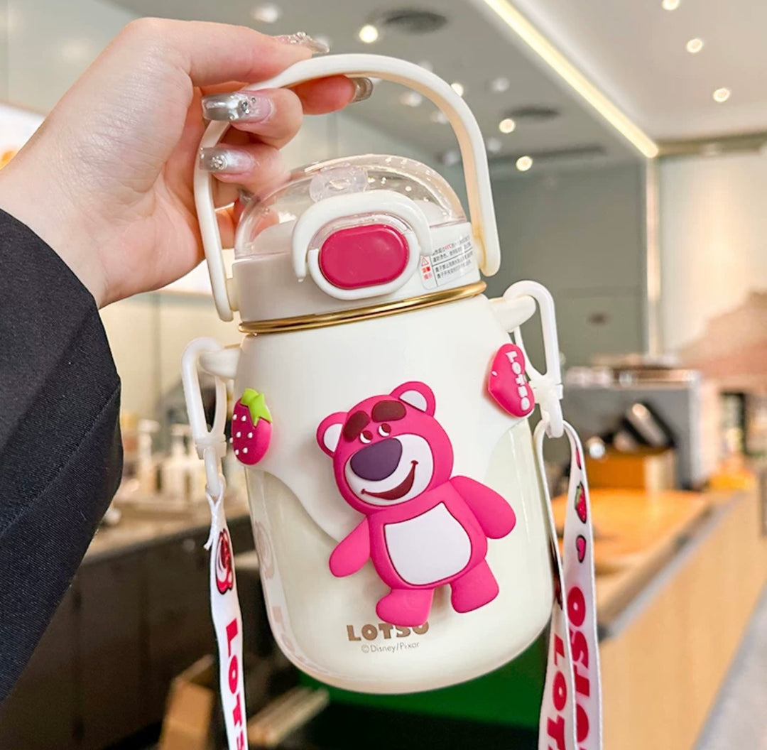 🍓 Strawberry Bear™ Officially Licensed – Space Capsule Insulated Cup | Dual-Drink Straw Lid | Wearable Crossbody Design