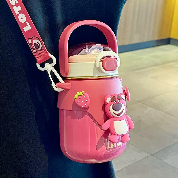 🍓 Strawberry Bear™ Officially Licensed – Space Capsule Insulated Cup | Dual-Drink Straw Lid | Wearable Crossbody Design