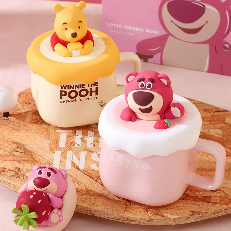 Disney™️ Lotso 🍓 & Winnie the Pooh Lidded Mug With Lid, Spoon & Gift Box